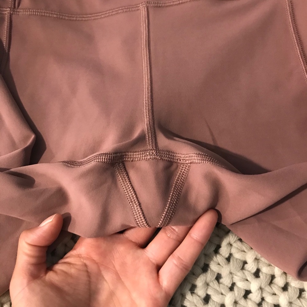 Lululemon - Picture 6 of 7